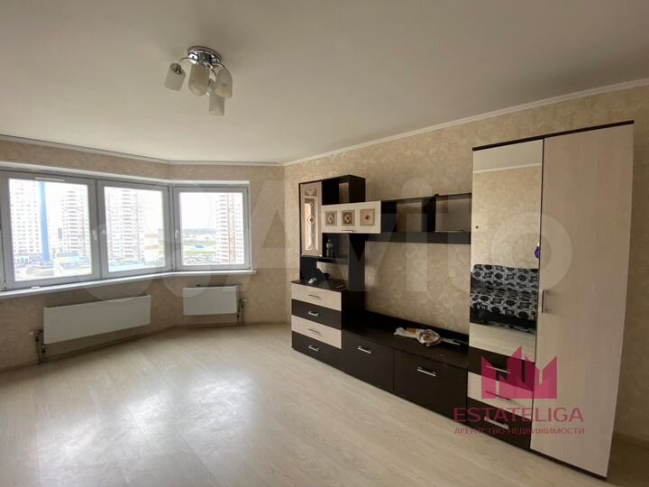 2-к. квартира, 57 м², 10/14 эт.