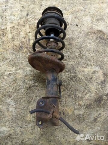 Стойка подвески передняя правая Chevrolet Lacetti