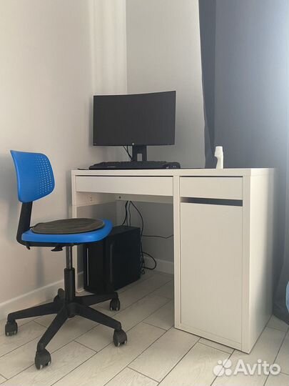 Письменный стол,скейт