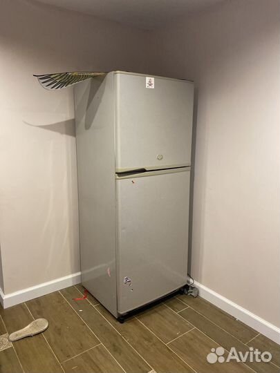 Холодильник бу Sharp