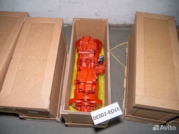 Прижимная пластина гидромотора поворота башни Хита