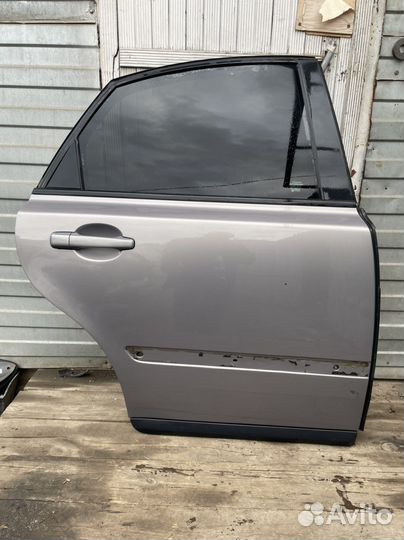 Задняя правая дверь Volvo S40 2004-2012 В сборе