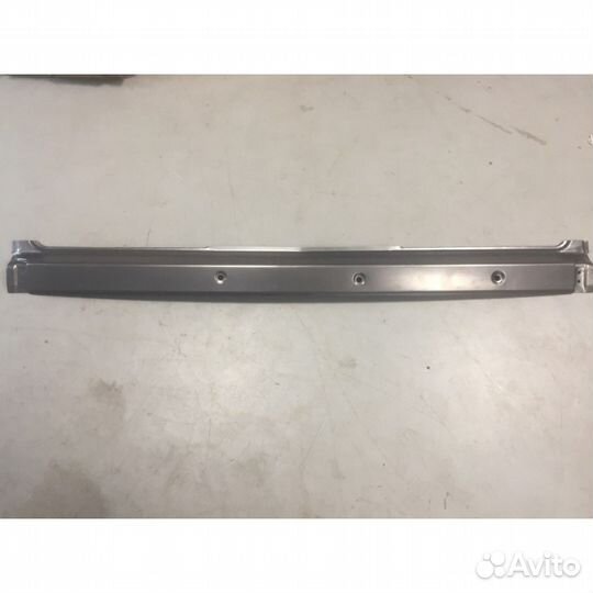 Рамка лобового стекла (нижняя часть) 3 щетки