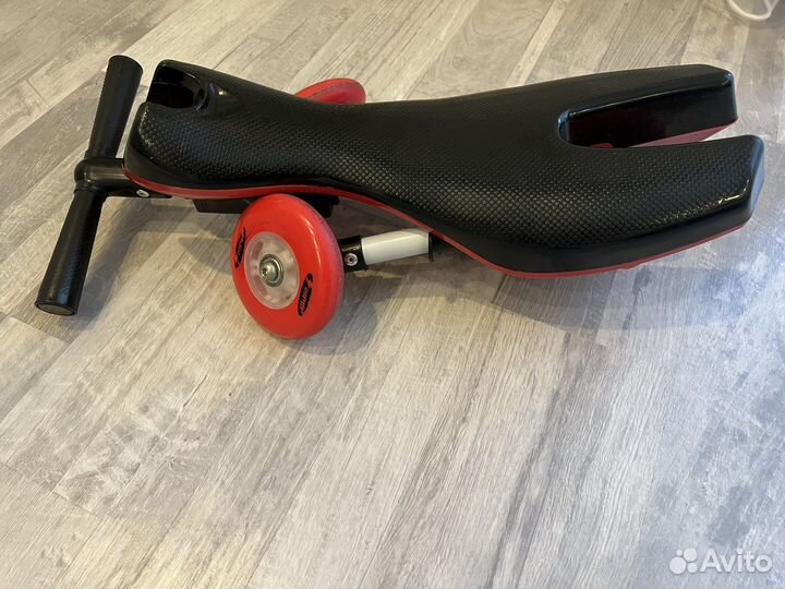 Беговел трехколесный