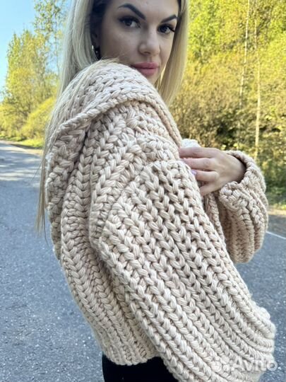 Кардиган женский вязаный с капюшоном