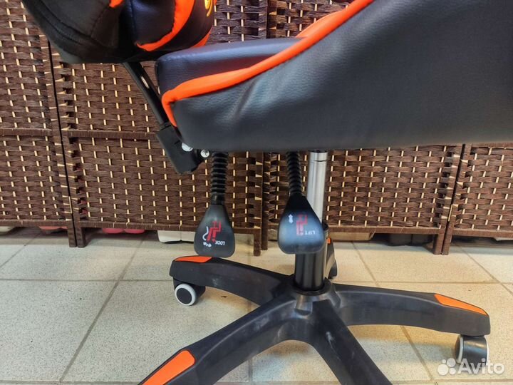 Компьютерное кресло