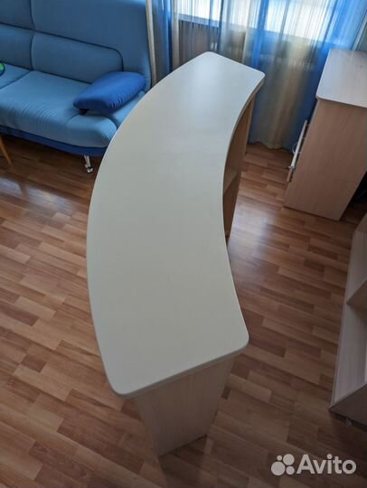 Стойка полукруглая, ресепшн