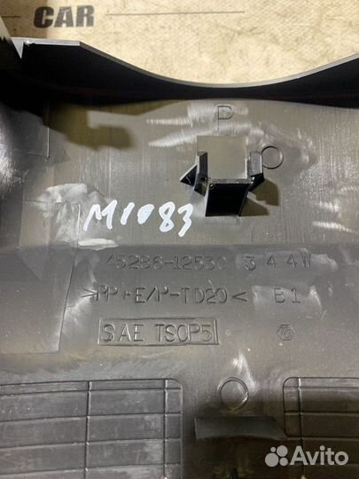 Кожух рулевой колонки Toyota Auris