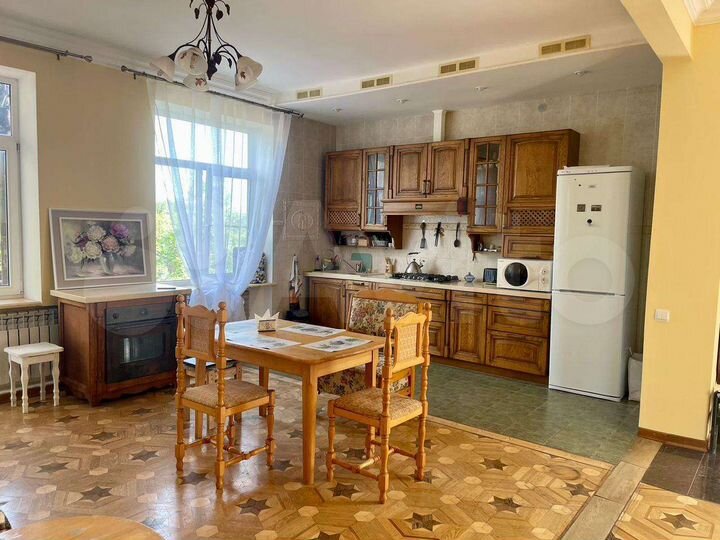 Дом 250 м² на участке 10 сот.