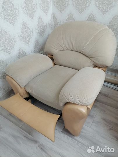 Кресло б/у 2 штуки