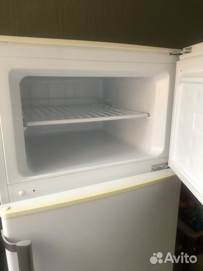 Холодильник бу небольшой