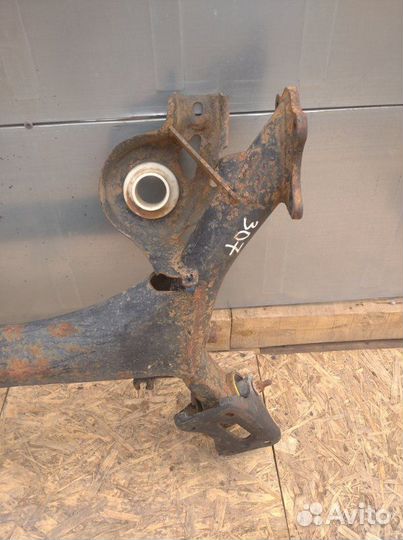 Балка подвески задняя Peugeot 307 2001-2008