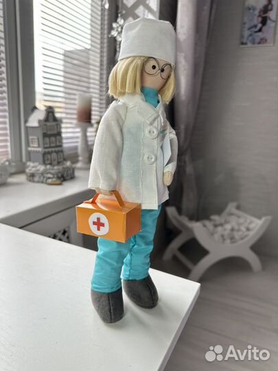 Кукла врач ручная работа