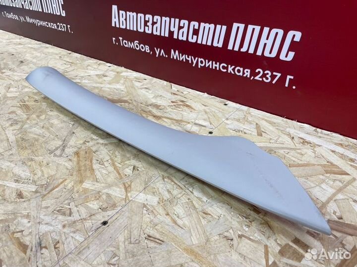 Обшивка стойки передняя правая Volkswagen Polo