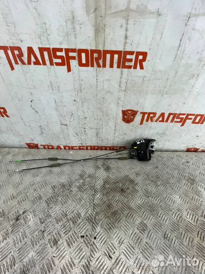 Замок двери задний правый Тойота Камри XV40