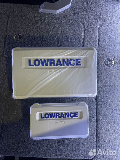 Lowrance HDS-16 live