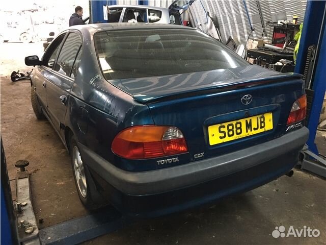 Разбор на запчасти Toyota Avensis 1