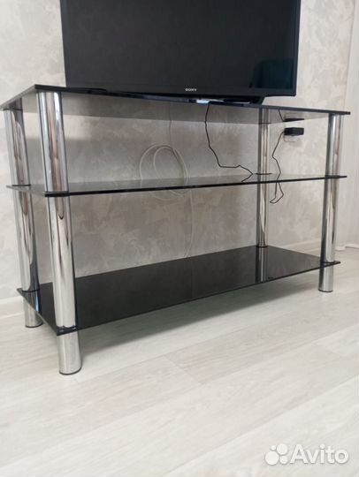 Стеклянная тумба под тв