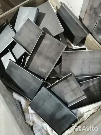 Рубка металла гильотиной