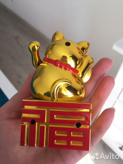 Кот манеки неко