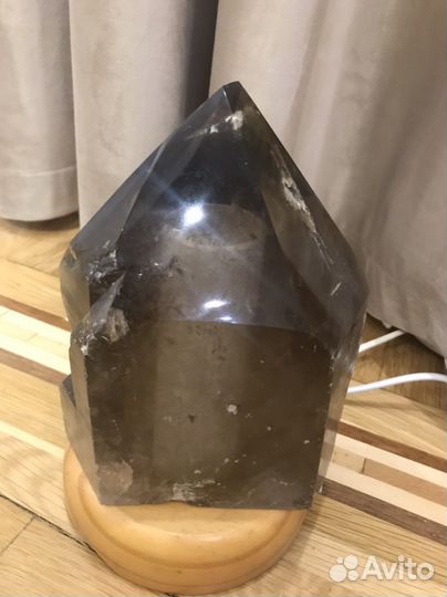 Светильник из горного хрусталя (темный) 3.3 кг