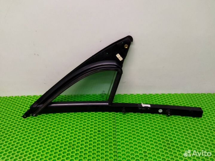 Форточка двери передняя левая Volkswagen Touareg