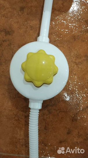 Сиденье для ванны для детей и детский душ