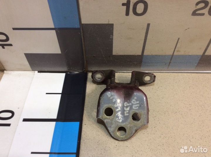 Петля двери передняя Mitsubishi Galant EA