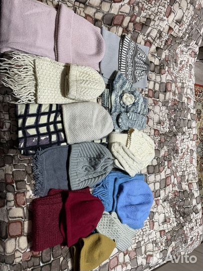 Вязаные шапки с шарфом