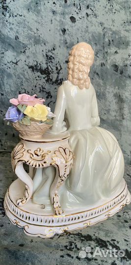 Статуэтка фарфор