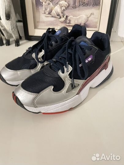 Кроссовки adidas falcon