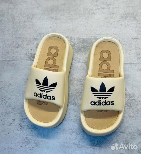 Сланцы Adidas