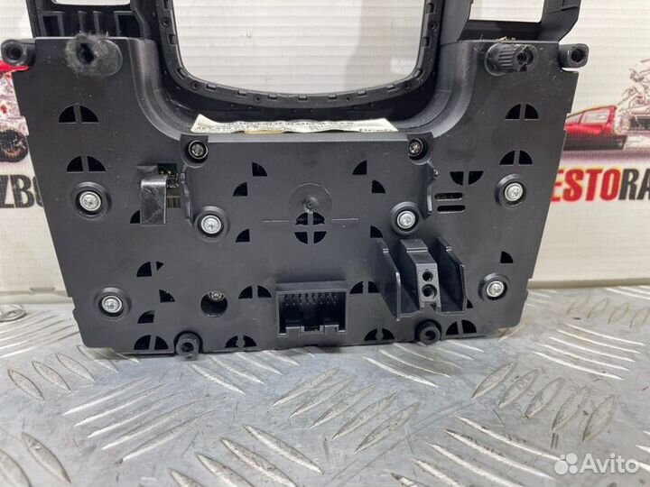 Блок управления магнитолой Audi A8 седан BFM 2006