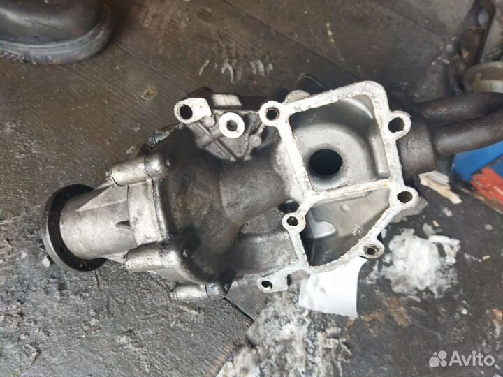 Корпус термостата Мерседес ом 604-605-606