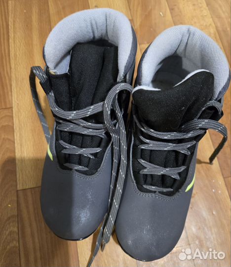 Лыжные ботинки