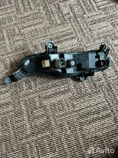 Дневной ходовой огонь левый передний Kia Rio 4