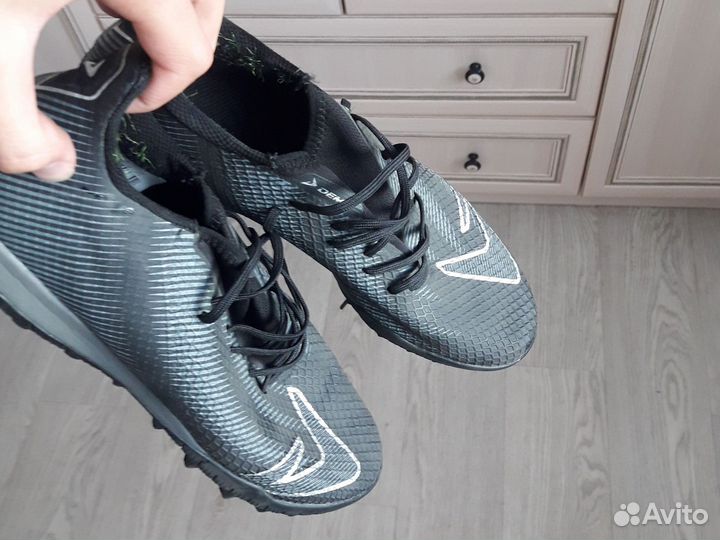 Продам бутсы demix