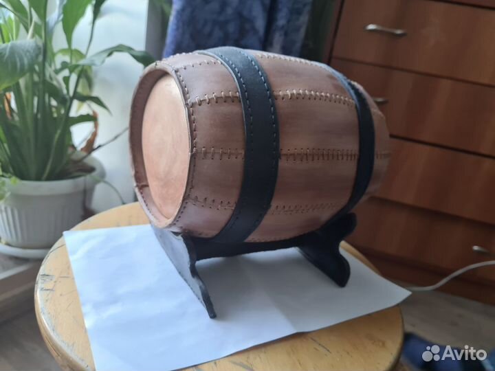 Бар бочка кожаная ручной работы.Отличный подарок