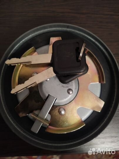 Крышка топлевного бака