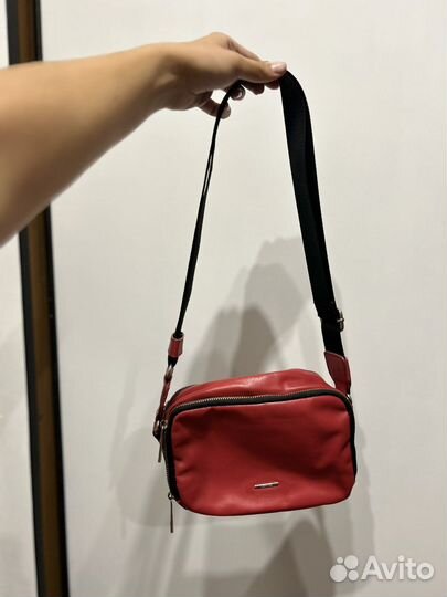 Одежда и аксессуары