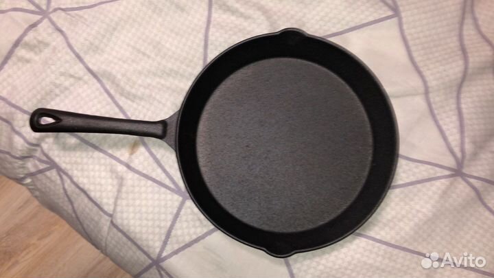 Сковородка чугунная