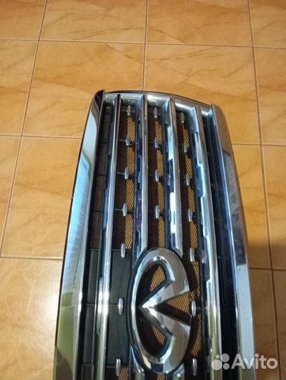 Решетка радиатора Инфинити qx56