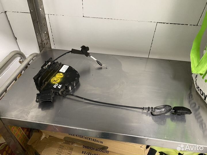 Замок задней правой двери Renault Fluence