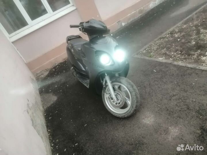 Скутер 150 кубов