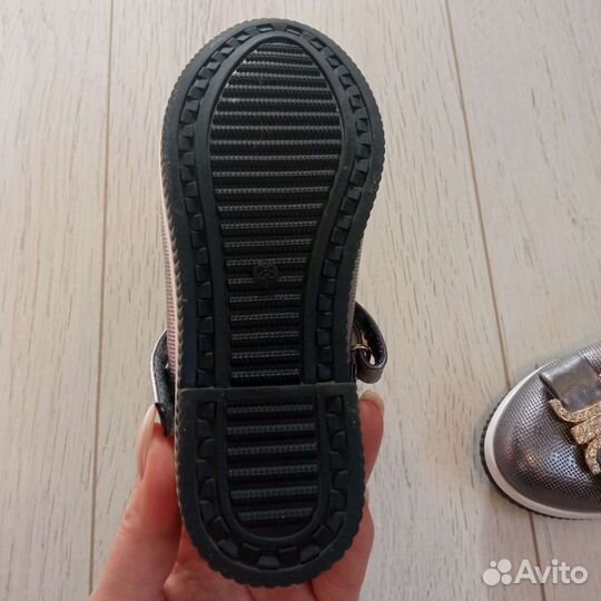 Нарядные туфли для девочки 28р