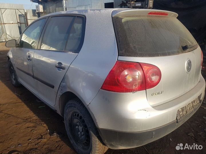 Volkswagen golf 5 дверь