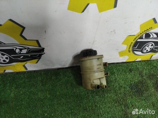 Бачок гур Renault Sandero хетчбэк K7M 2012