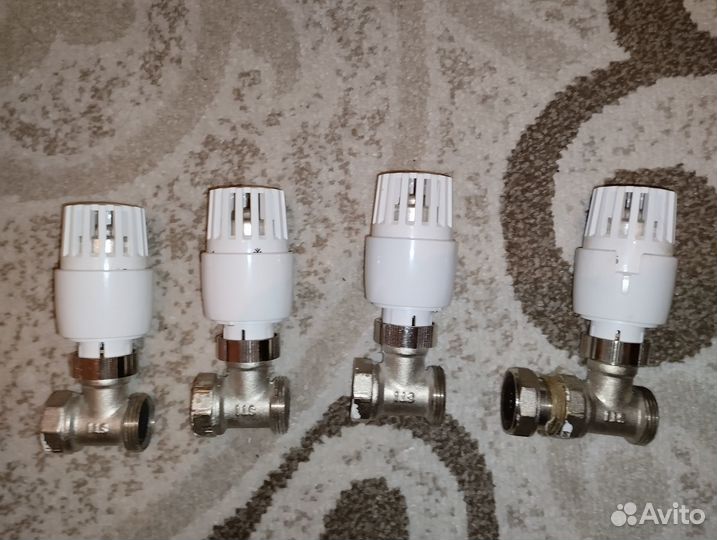 Термостатический клапан радиатора отопления STI