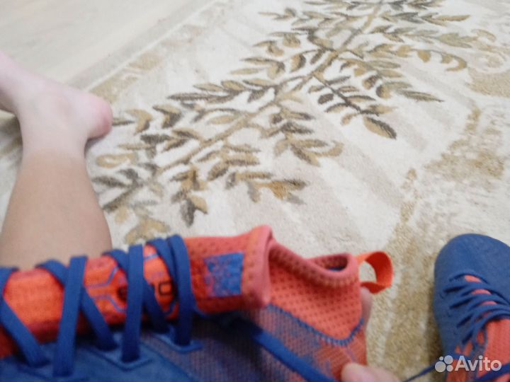 Футбольные бутсы 37 размер новые