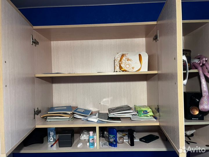 Компьютерный стол 2 навесных шкафа